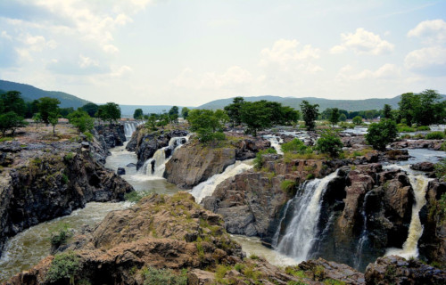 4 Wondrous Asian Waterfalls