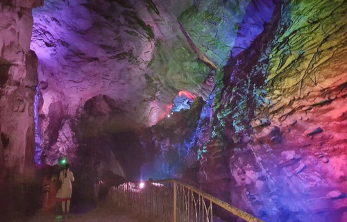 8 Swoon-Worthy Caves